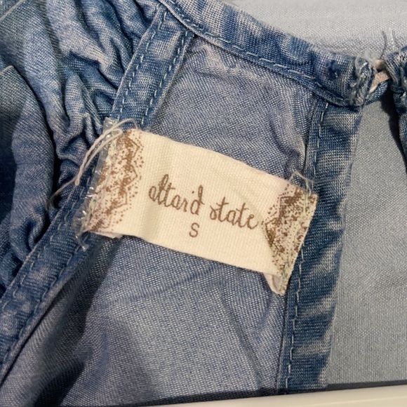 Soft blue tank top - Picture 3 of 3